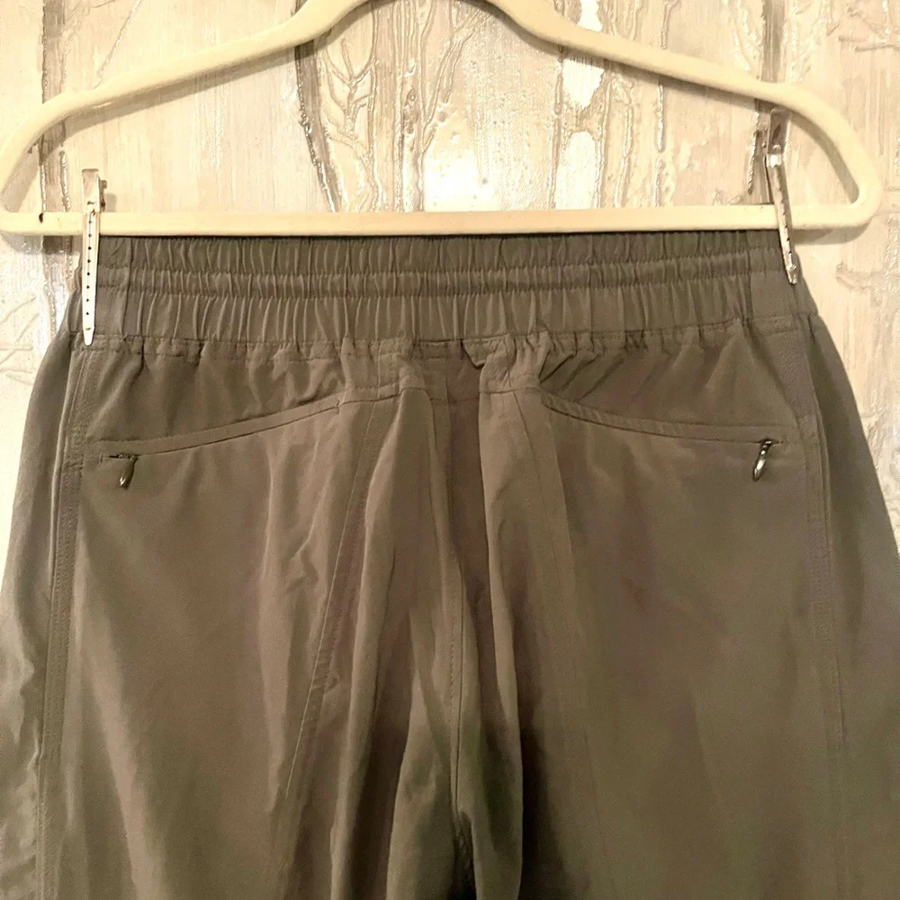 Athleta La Viva Capri Mid Rise Straight Leg Crop Athletic Pants Olive Green 4 - Picture 5 of 6